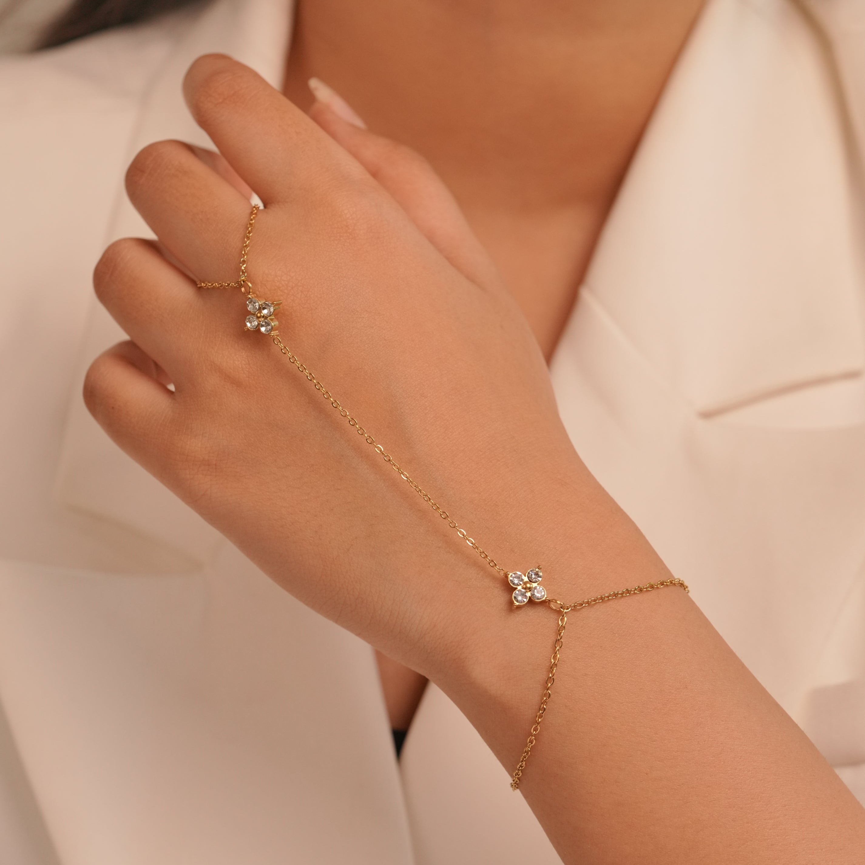 Studded Clover Handchain