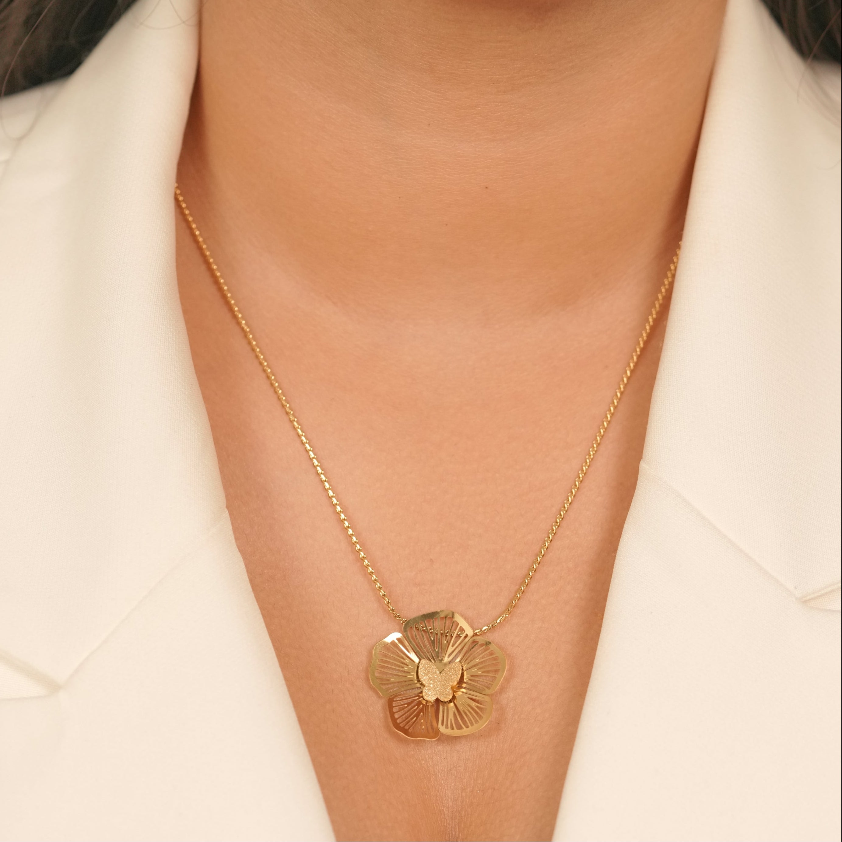 Etched Flower Necklace