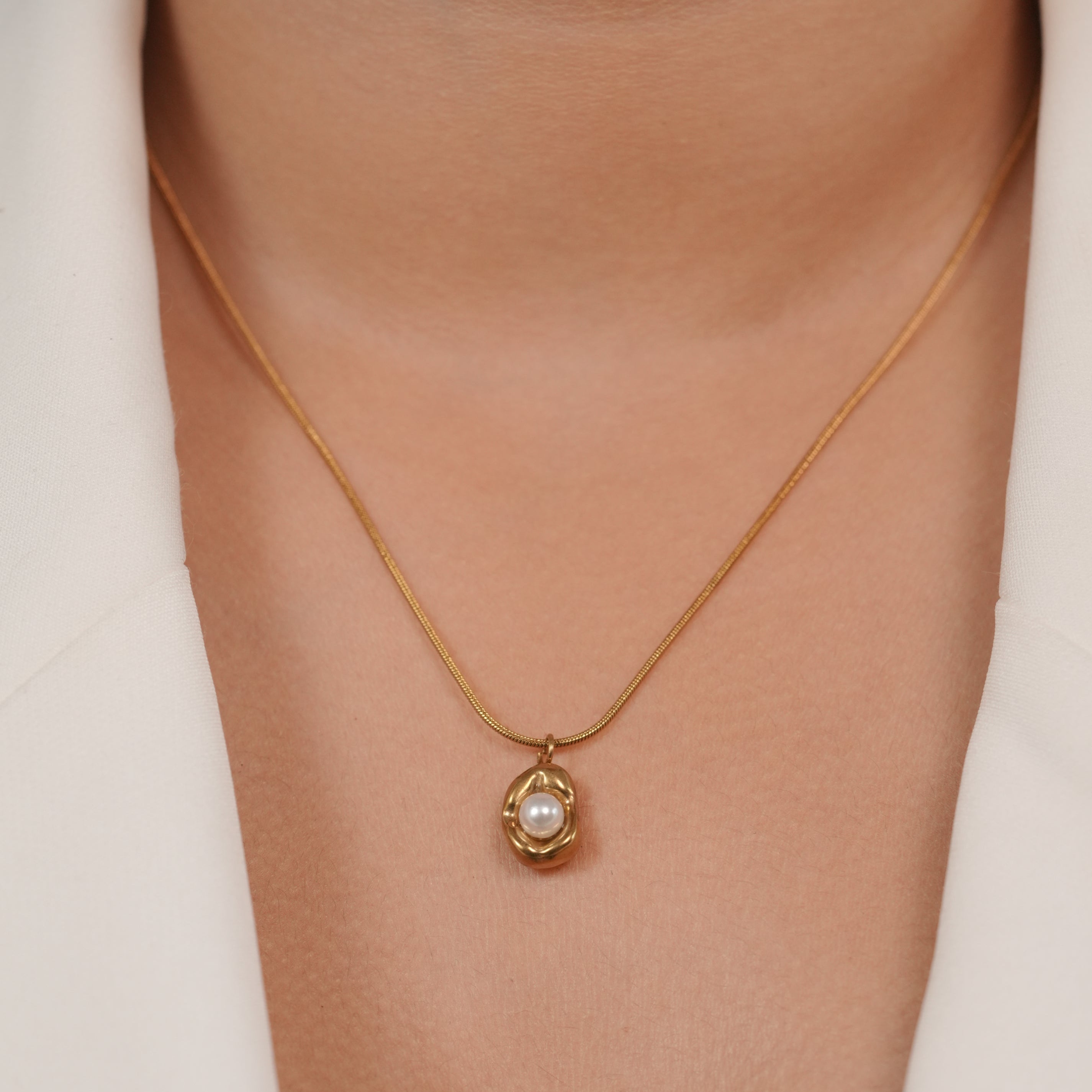 Nested Pearl Necklace