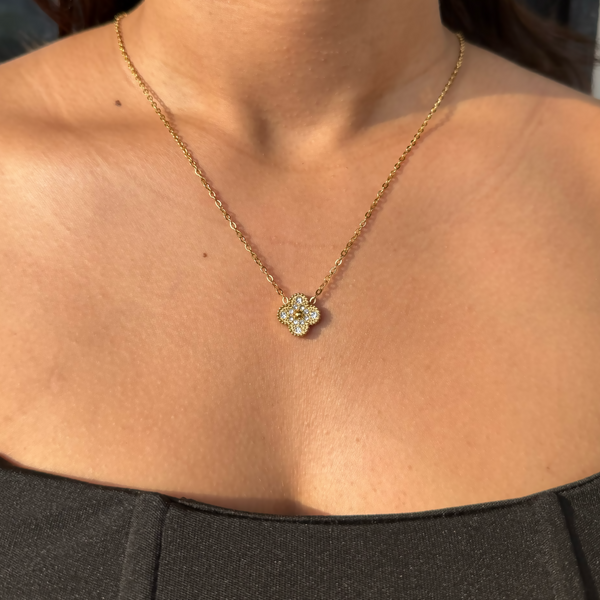 STUDDED CLOVER NECKLACE - 18K GOLD-PLATED