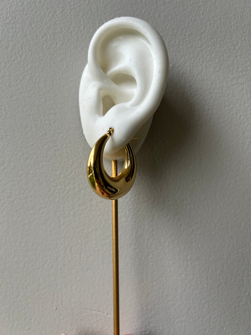 CELINE HOOPS - 18K GOLD PLATED