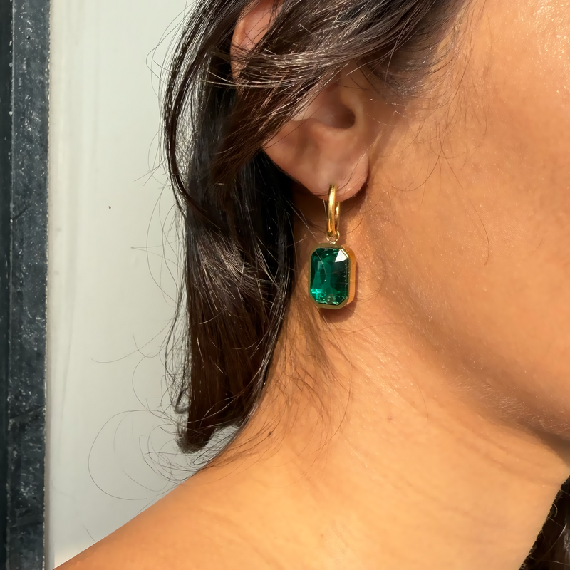 ROYAL EMERALD DROP EARRINGS - 18K GOLD-PLATED