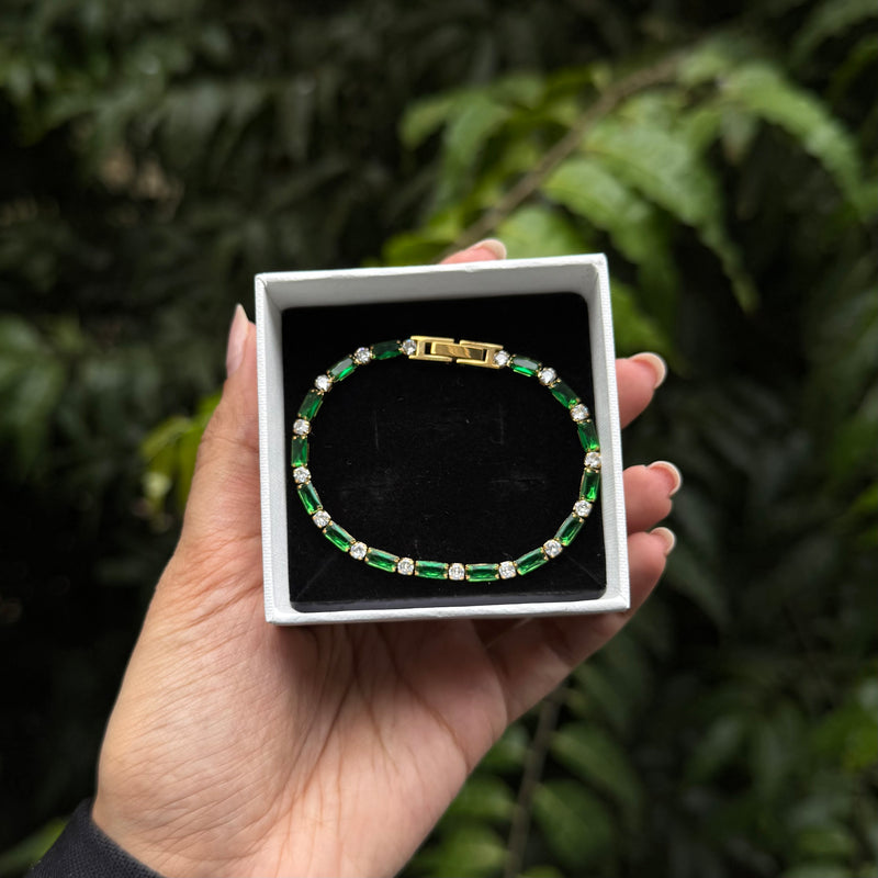 EMERALD SOLITAIRE BRACELET - 18K GOLD-PLATED