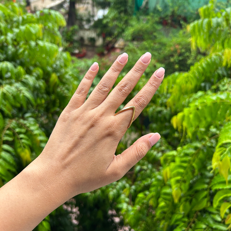 LINEA V RING - 18K GOLD-PLATED