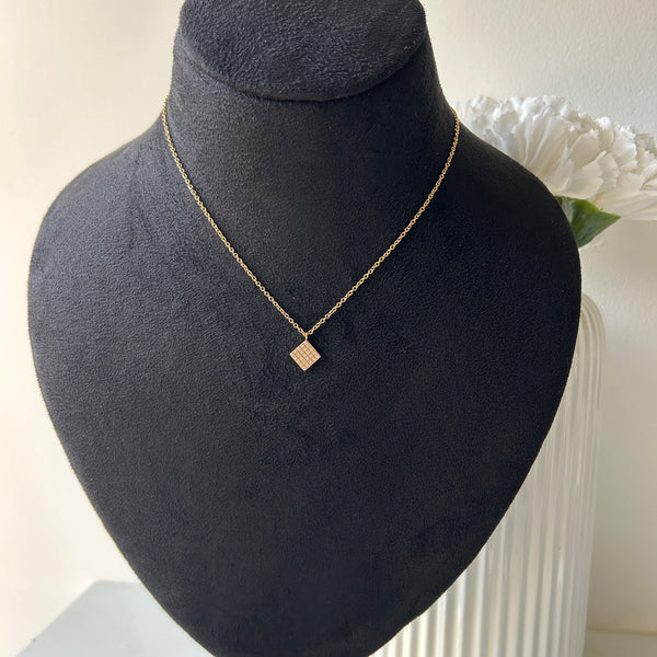 CHARM SQUARE NECKLACE - 18K GOLD-PLATED