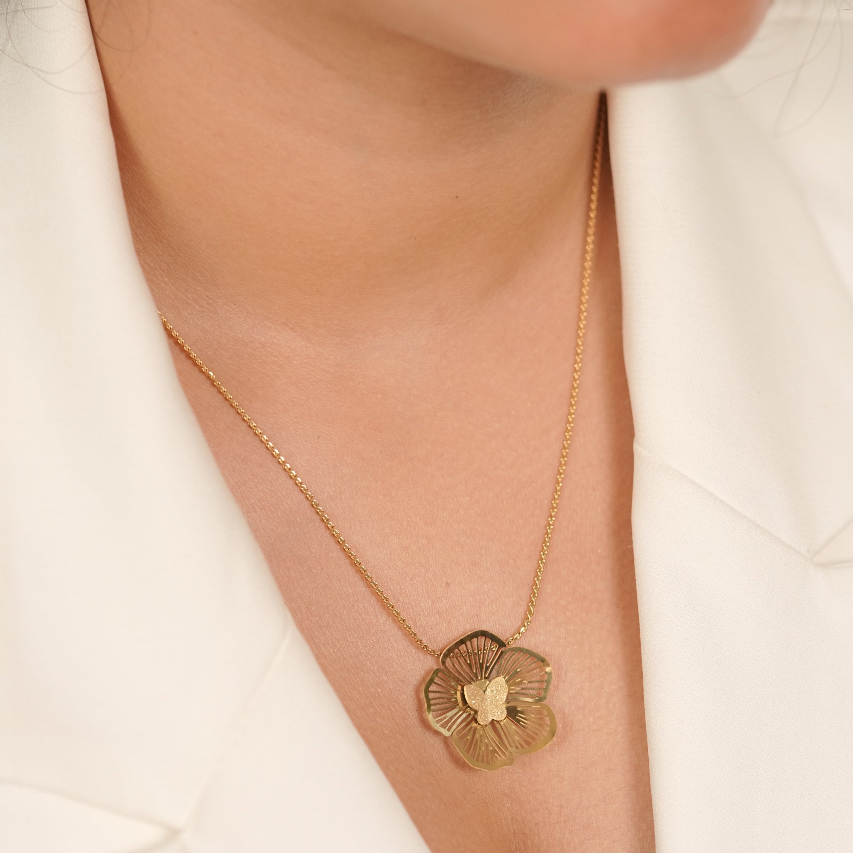 Etched Flower Necklace