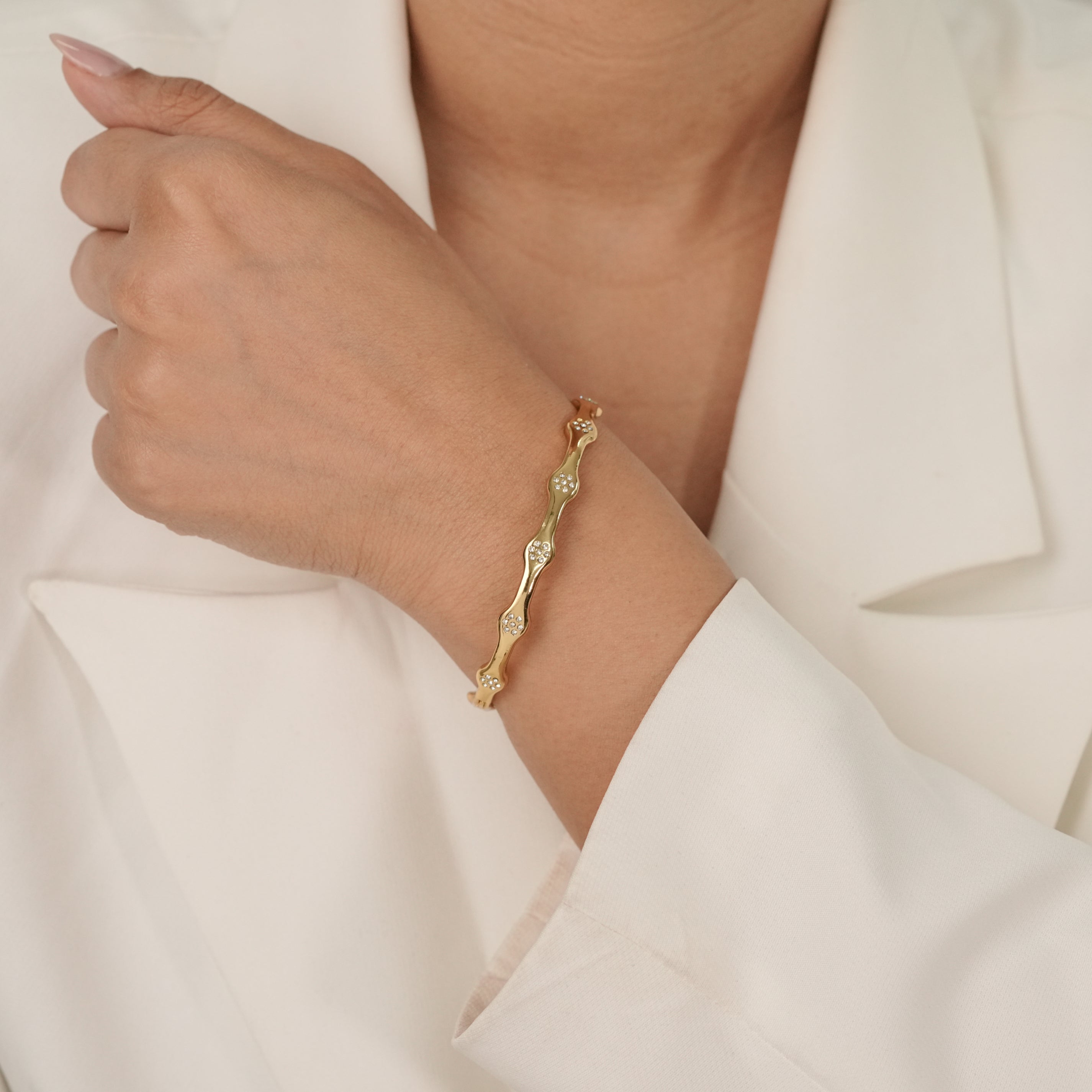 Stone Cluster Bangle