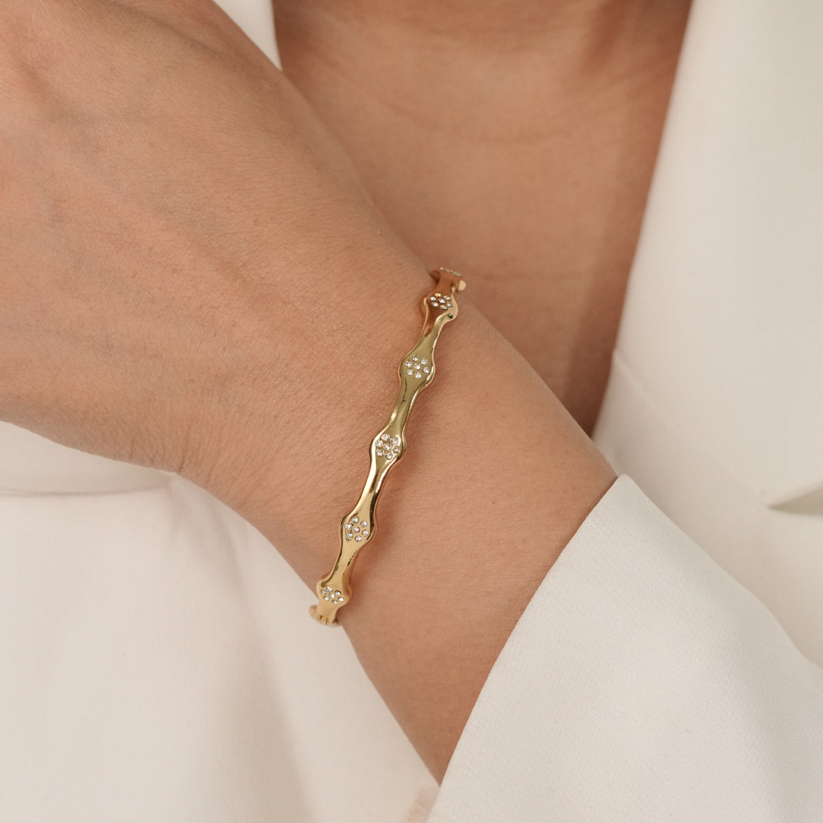 Stone Cluster Bangle