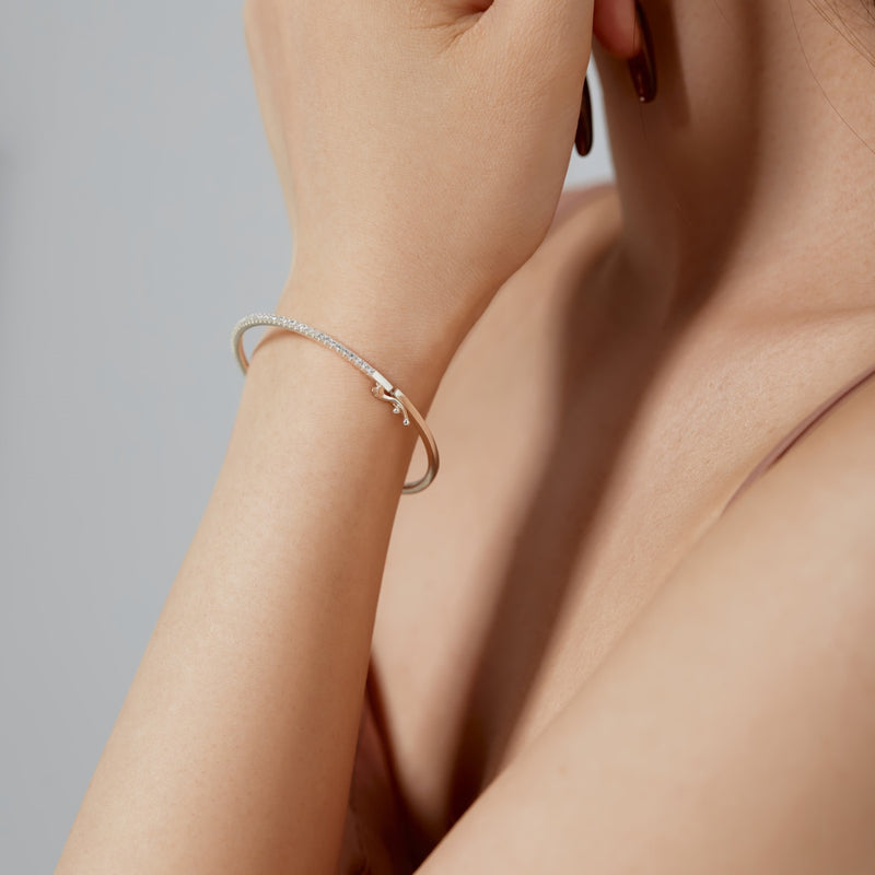 SINGLE LINE BANGLE - Fine Silver